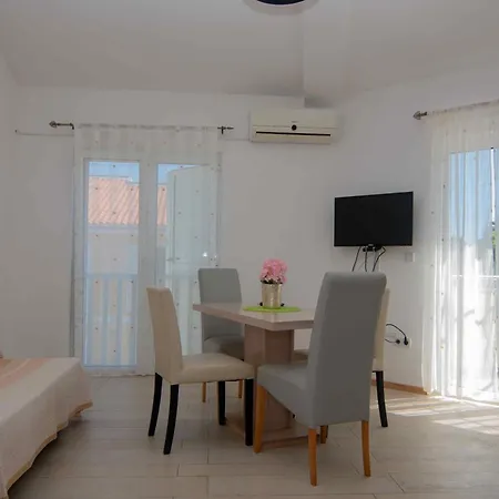 Cape Kamenjak In Apartment