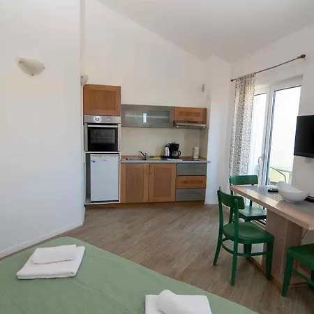 Cape Kamenjak In Apartment
